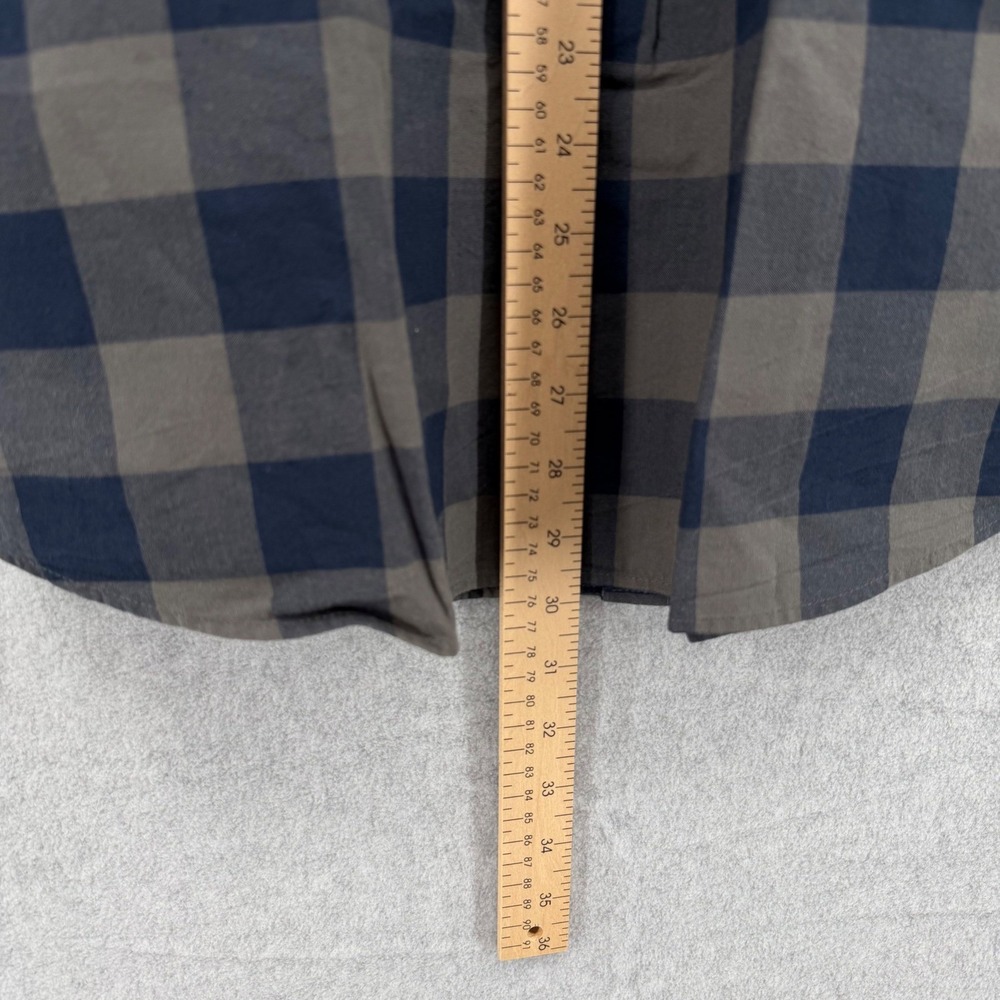 Oakley Mens Short Sleeve Button Up Shirt Regular Fit Plaid Navy Green Size M - Picture 8 of 10